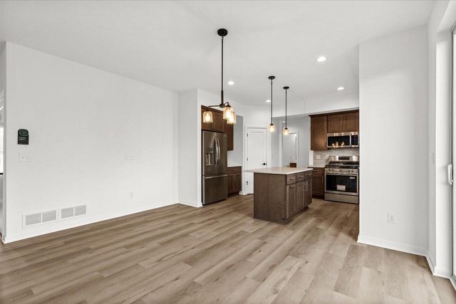 N174W20660 Laurel Springs CIRCLE, Jackson, WI 53037