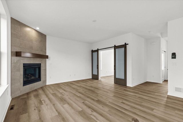N174W20660 Laurel Springs CIRCLE, Jackson, WI 53037