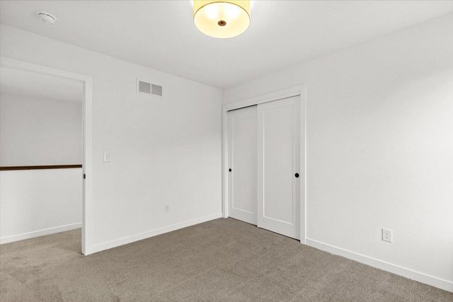 N174W20660 Laurel Springs CIRCLE, Jackson, WI 53037