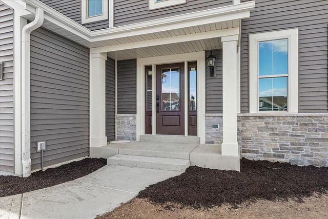N174W20660 Laurel Springs CIRCLE, Jackson, WI 53037