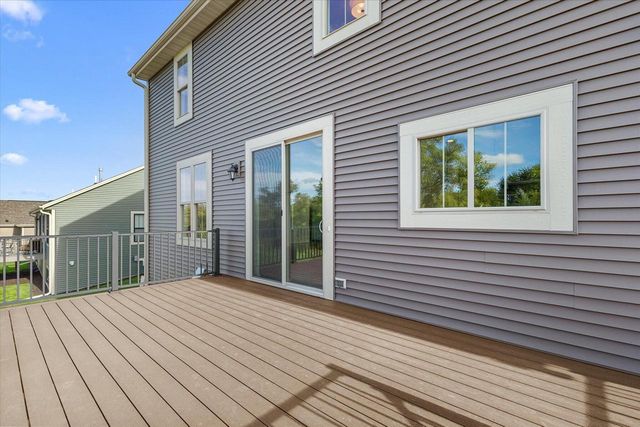 N174W20660 Laurel Springs CIRCLE, Jackson, WI 53037