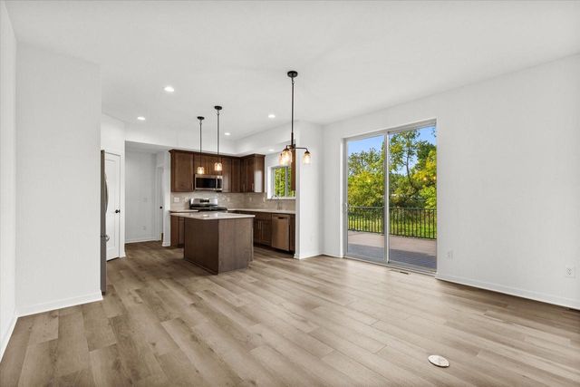 N174W20660 Laurel Springs CIRCLE, Jackson, WI 53037