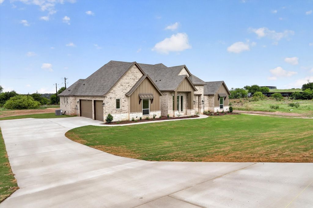 471 Red Bird Drive, Springtown, TX 76082 — photo 2