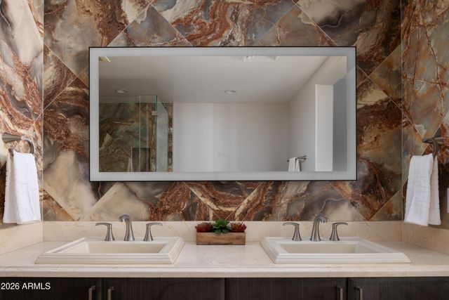 140 E RIO SALADO Parkway 1101, Tempe, AZ 85281