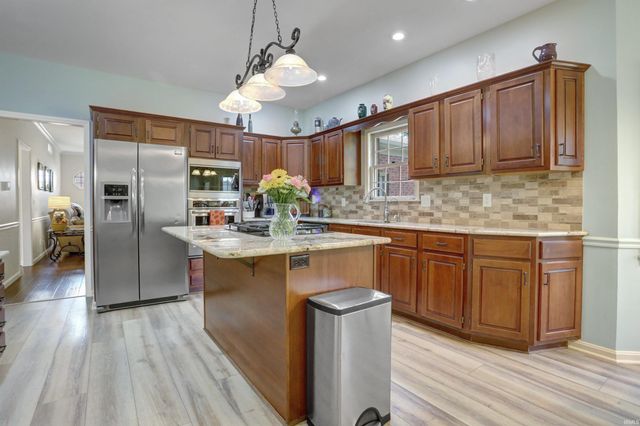 7344 Timber View Drive, Newburgh, IN 47630