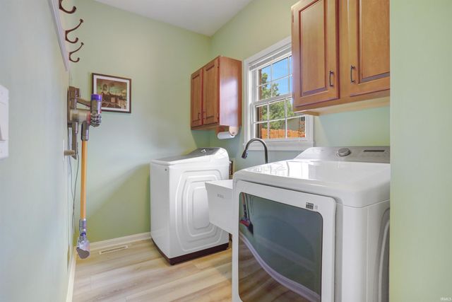 7344 Timber View Drive, Newburgh, IN 47630