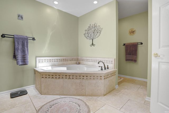 7344 Timber View Drive, Newburgh, IN 47630