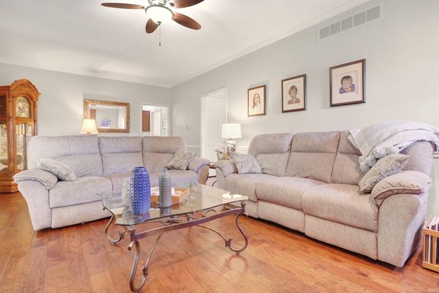 7344 Timber View Drive, Newburgh, IN 47630