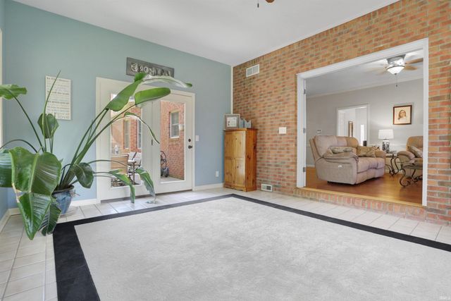 7344 Timber View Drive, Newburgh, IN 47630