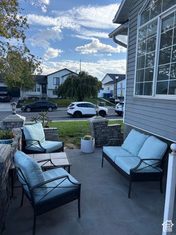 7522 S HIGHLAND HOLLOW COVE CV, West Jordan, UT 84084