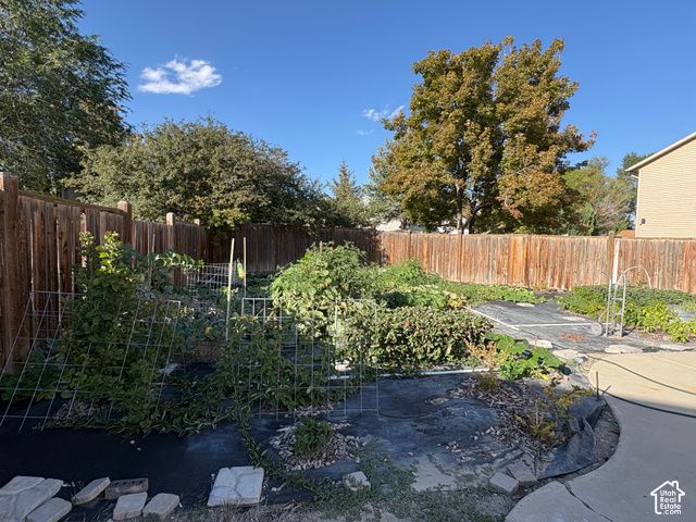 7522 S HIGHLAND HOLLOW COVE CV, West Jordan, UT 84084