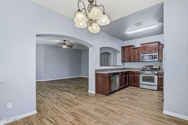 12569 WOLF BERRY Drive, El Paso, TX 79928