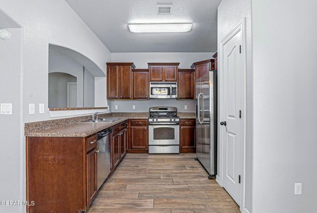 12569 WOLF BERRY Drive, El Paso, TX 79928