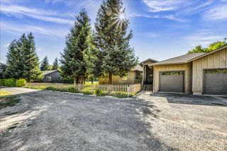 14631 Kinley Dr, Healdsburg, CA 95448