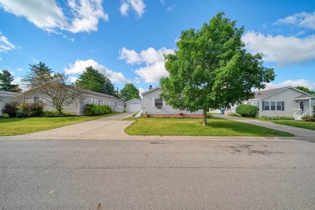 1076 Cambry Circle, Grass Lake, MI 49240