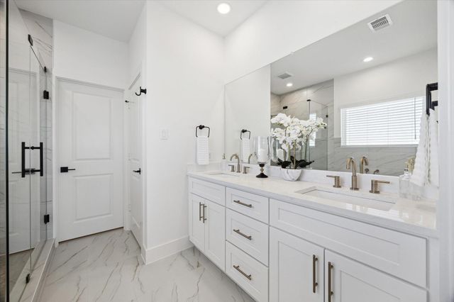 5621 Camino Encantado Drive, Houston, TX 77091