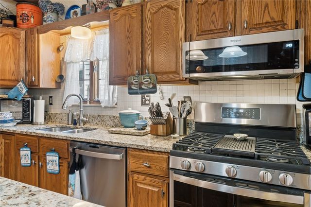 320 Walnut St, Zelienople Boro, PA 16063