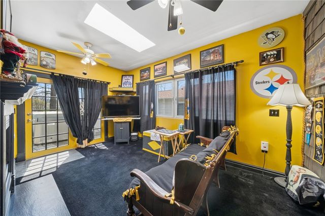 320 Walnut St, Zelienople Boro, PA 16063
