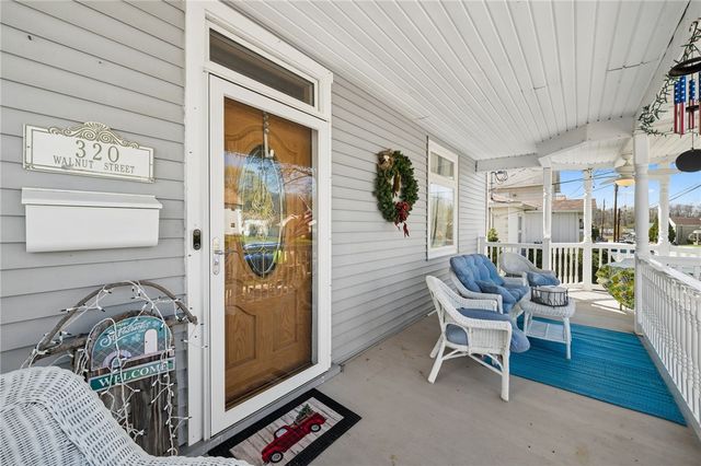 320 Walnut St, Zelienople Boro, PA 16063