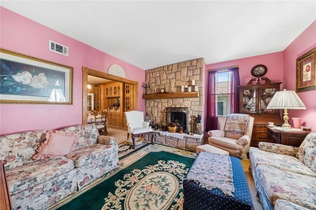 320 Walnut St, Zelienople Boro, PA 16063
