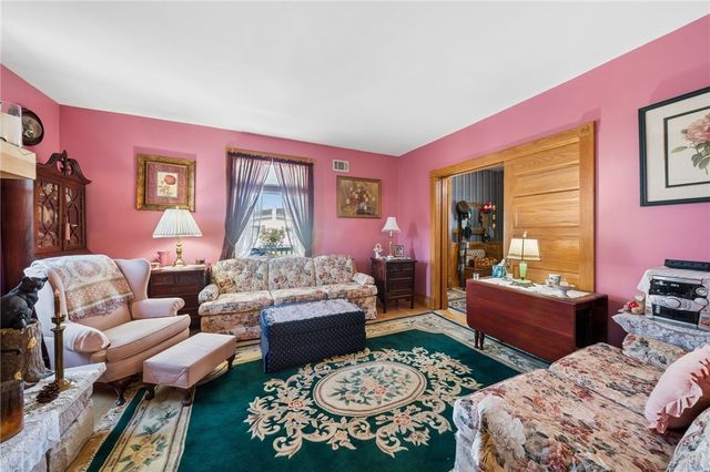 320 Walnut St, Zelienople Boro, PA 16063