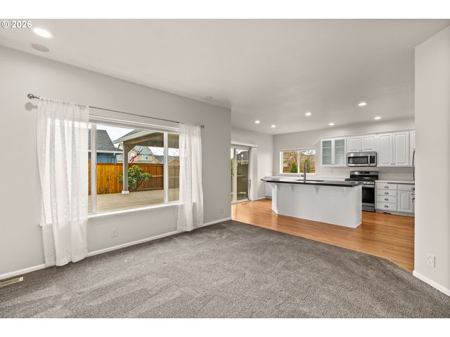 1284 ALDERBROOK Ln, Eugene, OR 97404