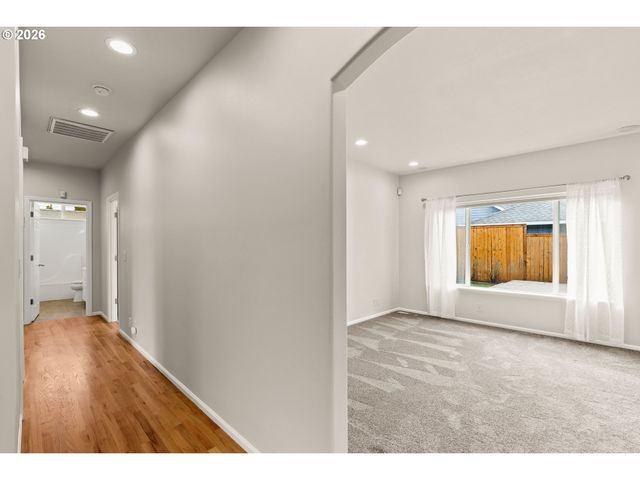 1284 ALDERBROOK Ln, Eugene, OR 97404