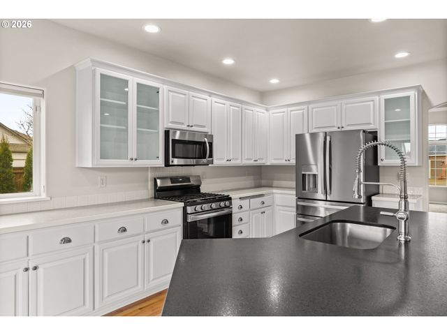 1284 ALDERBROOK Ln, Eugene, OR 97404