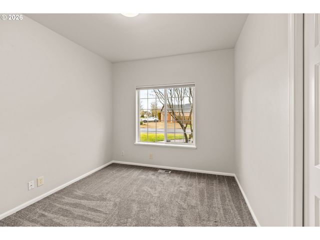 1284 ALDERBROOK Ln, Eugene, OR 97404