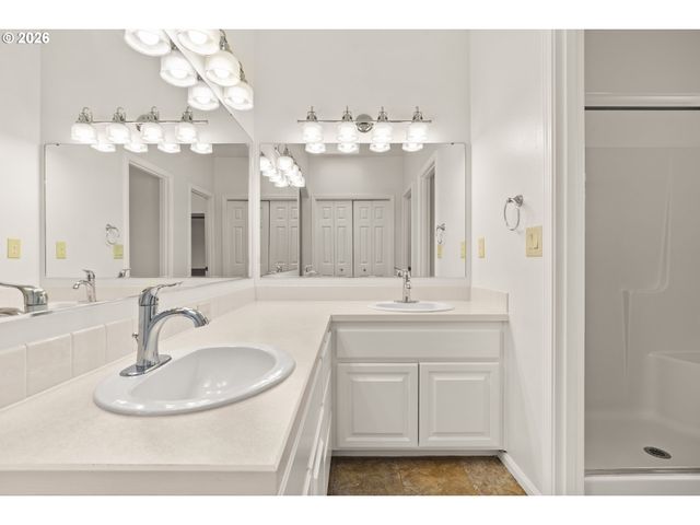 1284 ALDERBROOK Ln, Eugene, OR 97404