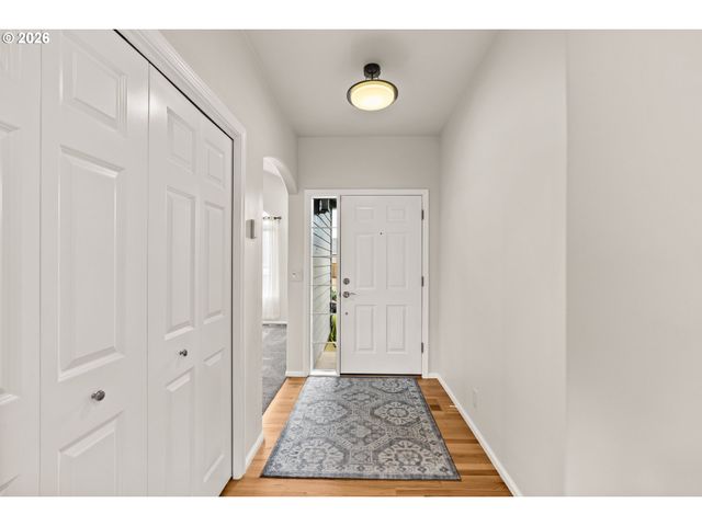 1284 ALDERBROOK Ln, Eugene, OR 97404