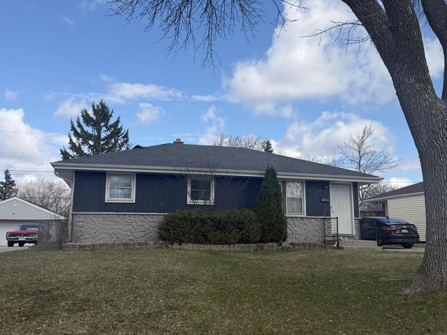 8152 W Clovernook STREET, Milwaukee, WI 53223
