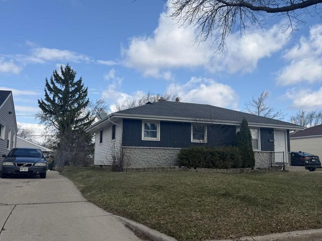 8152 W Clovernook STREET, Milwaukee, WI 53223