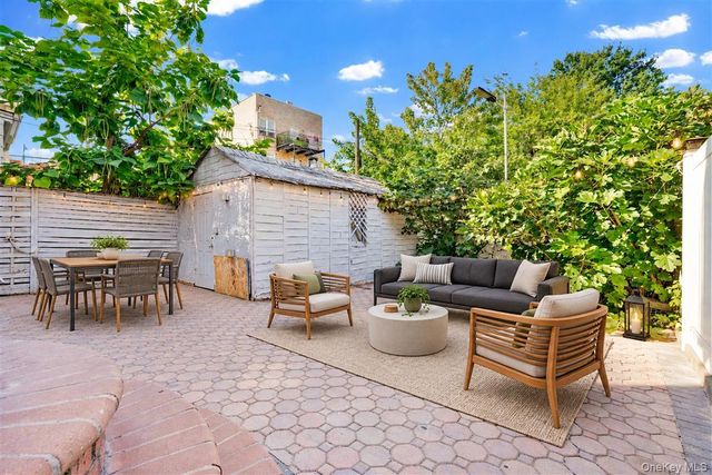 86-44 104th Street, Richmond Hill, NY 11418