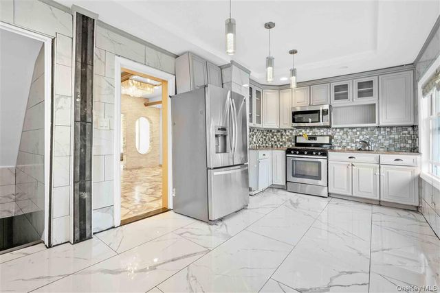 86-44 104th Street, Richmond Hill, NY 11418