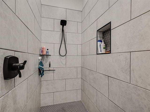 5705 Tiger Stone Drive, Mustang, OK 73064