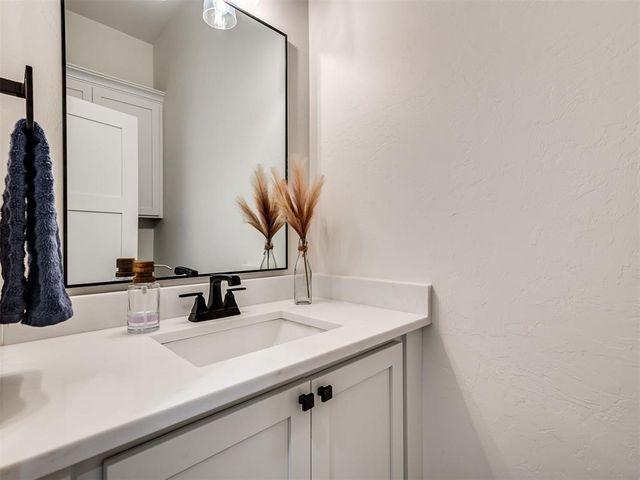 5705 Tiger Stone Drive, Mustang, OK 73064