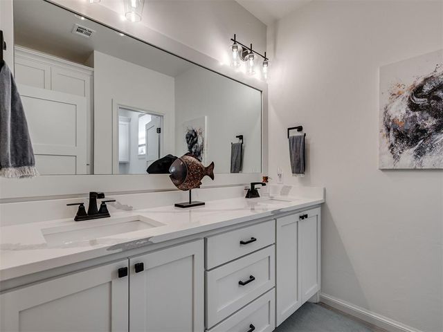 5705 Tiger Stone Drive, Mustang, OK 73064