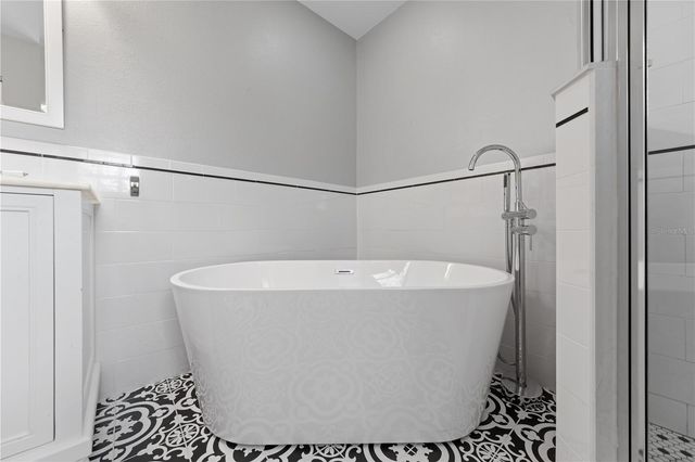 121 ARROWHEAD LANE, Haines City, FL 33844