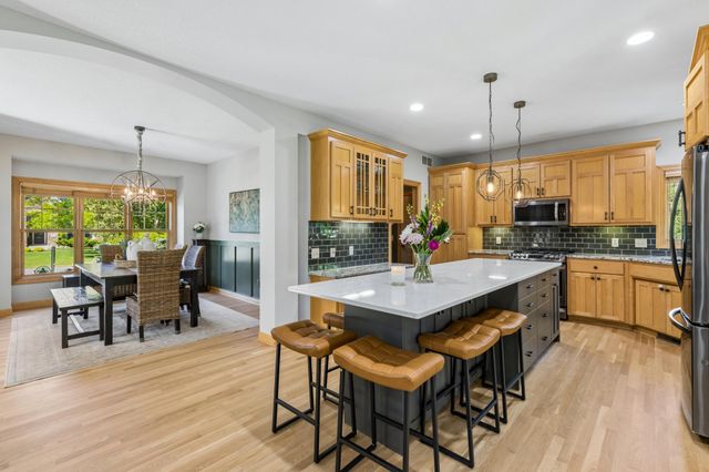 10423 Raleigh Road, Woodbury, MN 55129
