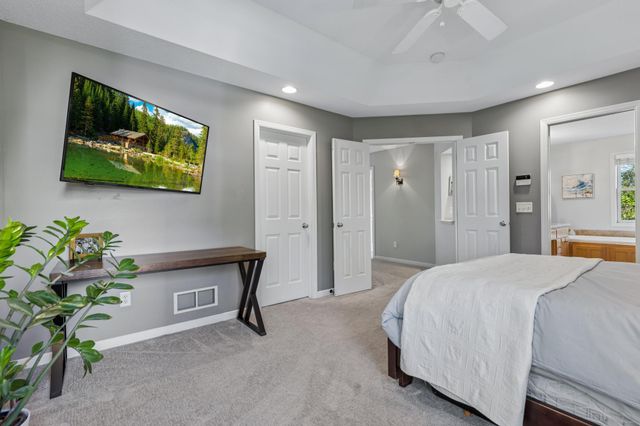 10423 Raleigh Road, Woodbury, MN 55129