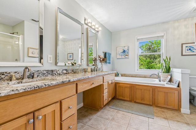 10423 Raleigh Road, Woodbury, MN 55129