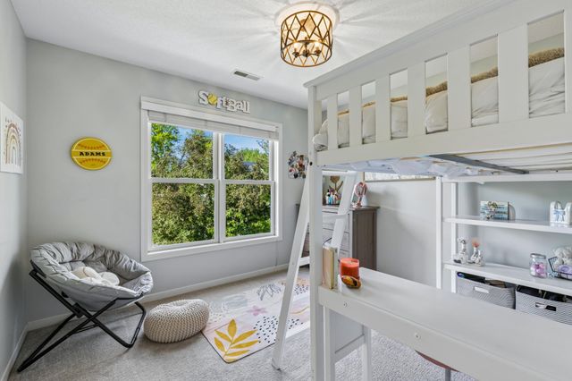 10423 Raleigh Road, Woodbury, MN 55129