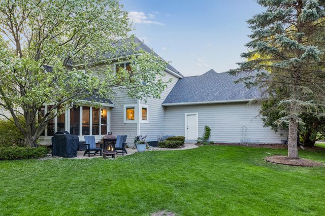 10423 Raleigh Road, Woodbury, MN 55129
