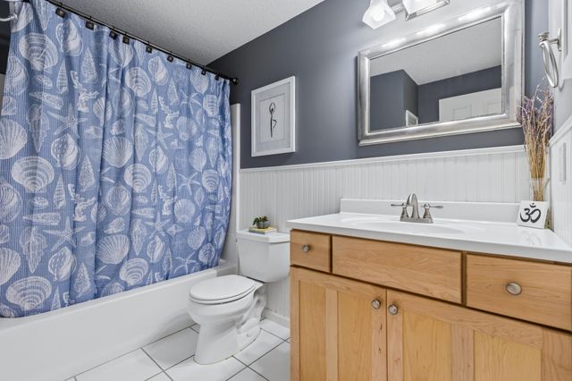 10423 Raleigh Road, Woodbury, MN 55129