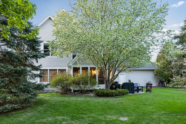 10423 Raleigh Road, Woodbury, MN 55129