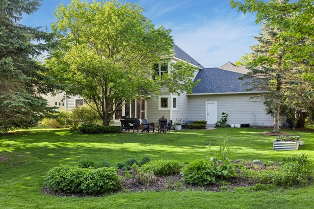 10423 Raleigh Road, Woodbury, MN 55129