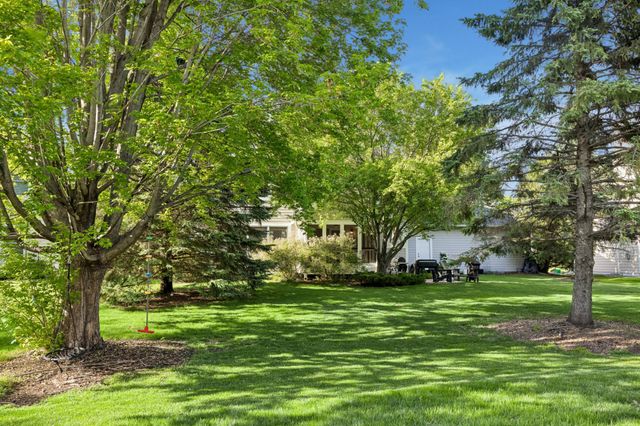 10423 Raleigh Road, Woodbury, MN 55129