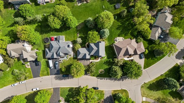 10423 Raleigh Road, Woodbury, MN 55129