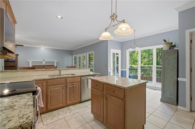 49 TIMBERLAKE Cove NE, Cartersville, GA 30121
